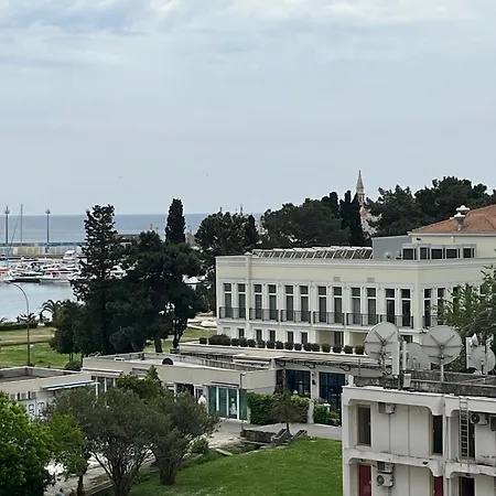 Apartment Seafront